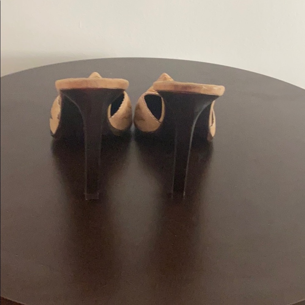 Shoes - Picture 3 of 4